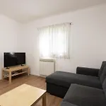 Dorijan With Pool Appartement