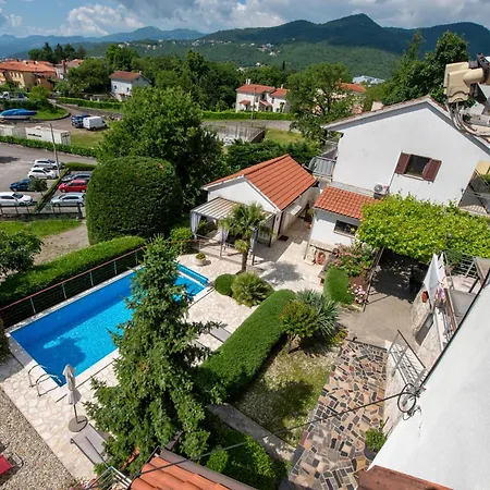 Apartment Dorijan With Pool