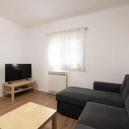 Dorijan With Pool Apartament