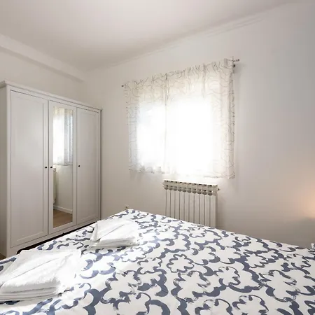 Dorijan With Pool Apartamento *